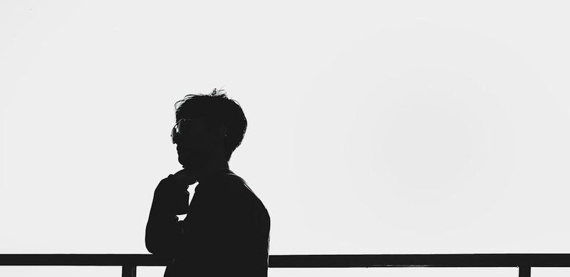 Эмоциональная зависимость в отношениях: как сохранить себя и любовь